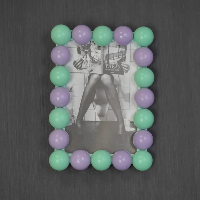Bilderrahmen Bubbles aus MDF mit Perlenrand von Housevitamin in Flieder/Mint, 18,5 × 13,5 cm, Ansicht 4