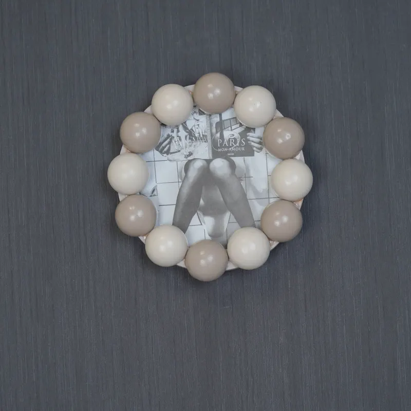 Bilderrahmen Bubbles aus MDF mit Perlenrand von Housevitamin in Sand/Taupe, 14,5 × 14,5 cm, Ansicht 3