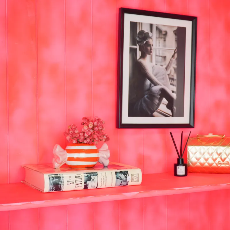 Blumentopf Toffee Candy aus Dolomit im zweifarbigen Bonbon-Design von Housevitamin in Orange/Pink, Ansicht 3