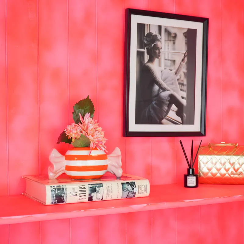 Blumentopf Toffee Candy aus Dolomit im zweifarbigen Bonbon-Design von Housevitamin in Orange/Pink, 21 × 9,5 × 9,5 cm, Ansicht 5