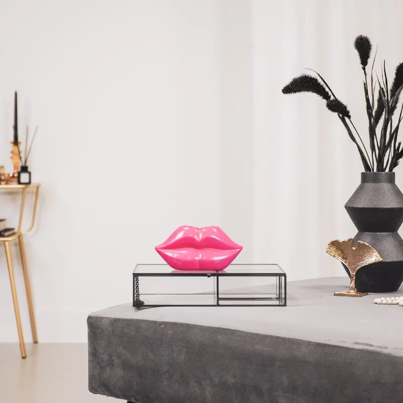 Keramikvase in Lippenform für dekorative Akzente von Housevitamin in Neonpink, 15,5 × 6,5 × 7,5 cm, Ansicht 5
