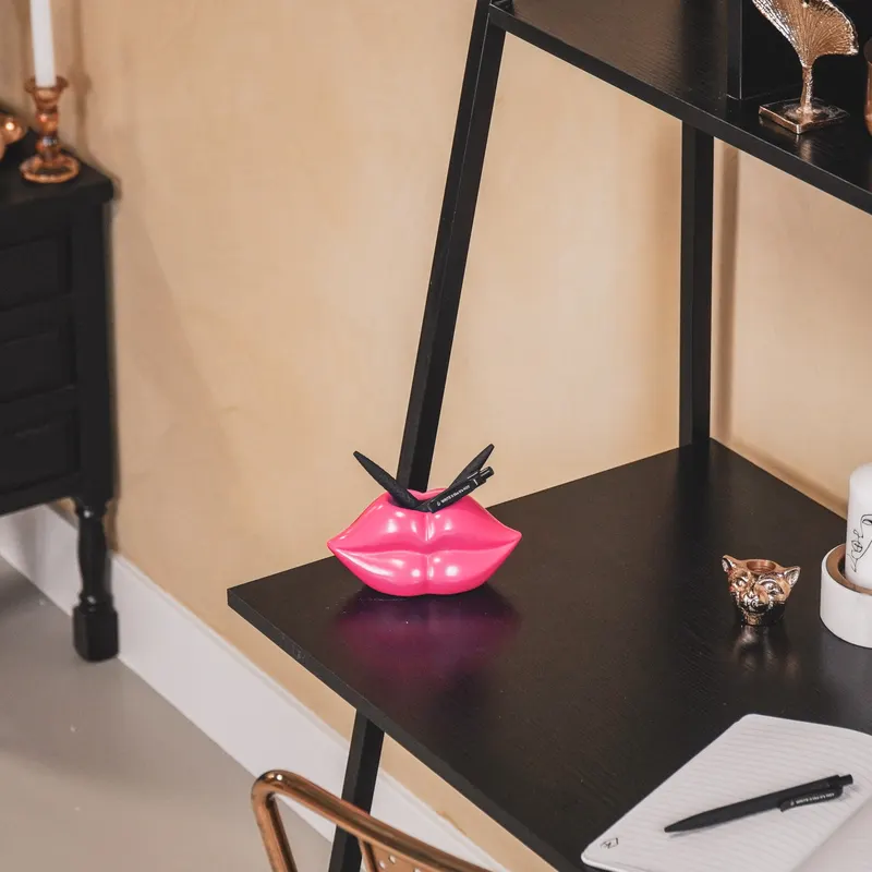 Keramikvase in Lippenform für dekorative Akzente von Housevitamin in Neonpink, 15,5 × 6,5 × 7,5 cm, Ansicht 6