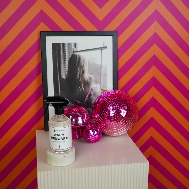 Raumspray Warm Memories mit Feigenduft aus Polystyrol, 500 ml von Housevitamin in Schwarz-weiß, Ansicht 3