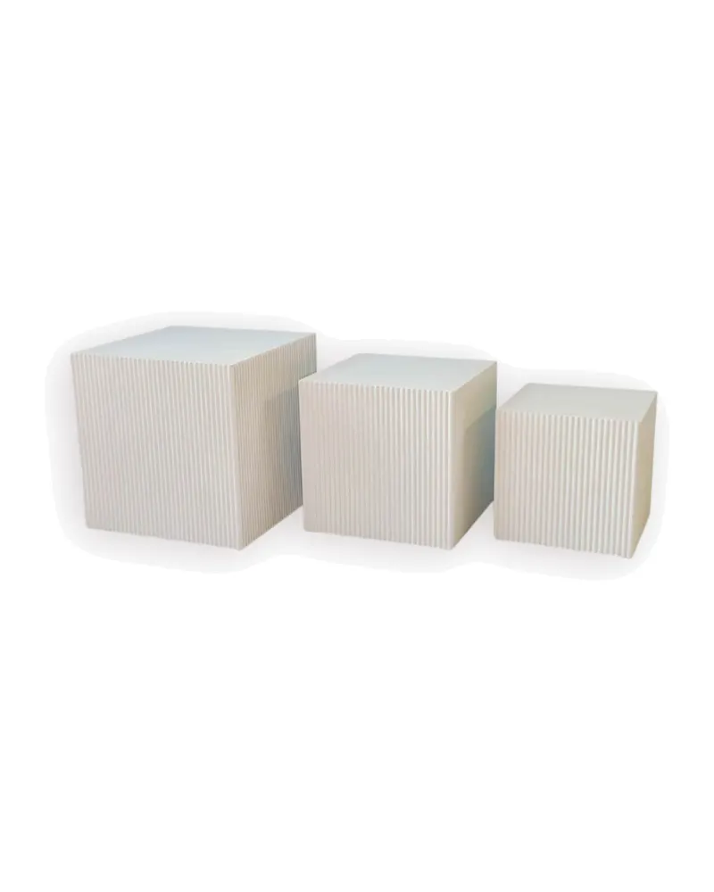 Quadratische Beistelltische aus MDF im 3er-Set von Housevitamin in Sand