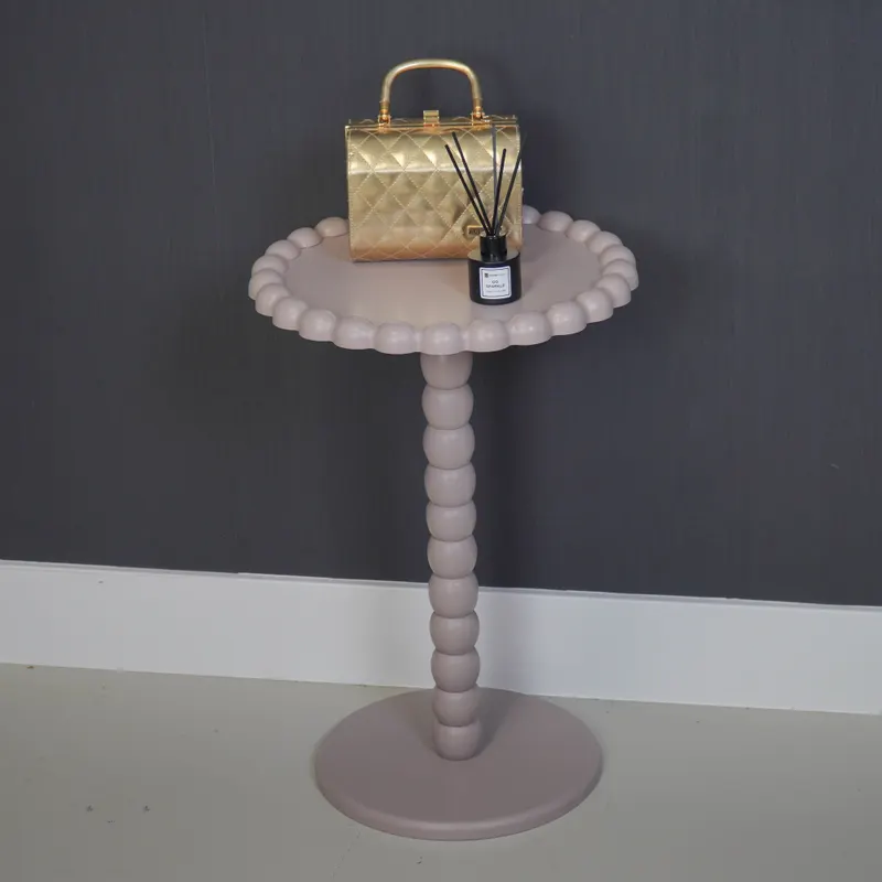 Runder Beistelltisch Pearl mit Perlenrand aus MDF von Housevitamin in Taupe, Ø 38 cm × Höhe 55 cm, Ansicht 2
