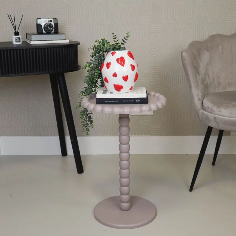 Runder Beistelltisch Pearl mit Perlenrand aus MDF von Housevitamin in Taupe, Ø 38 cm × Höhe 55 cm, Ansicht 4