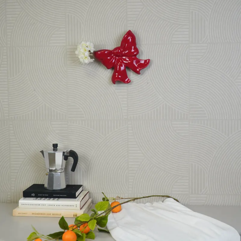 Keramische Wandvase Bow in Rot mit Schleifenform von Housevitamin in Rot, 19 × 18,5 × 5,5 cm, Ansicht 5