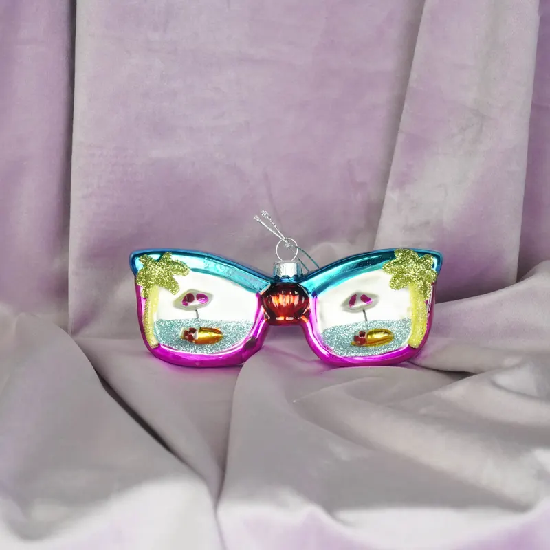 Weihnachtsanhänger Disco-Sonnenbrille aus mehrfarbigem Glas von Housevitamin in Mehrfarbig, 13,5 × 2 × 4 cm, Ansicht 4