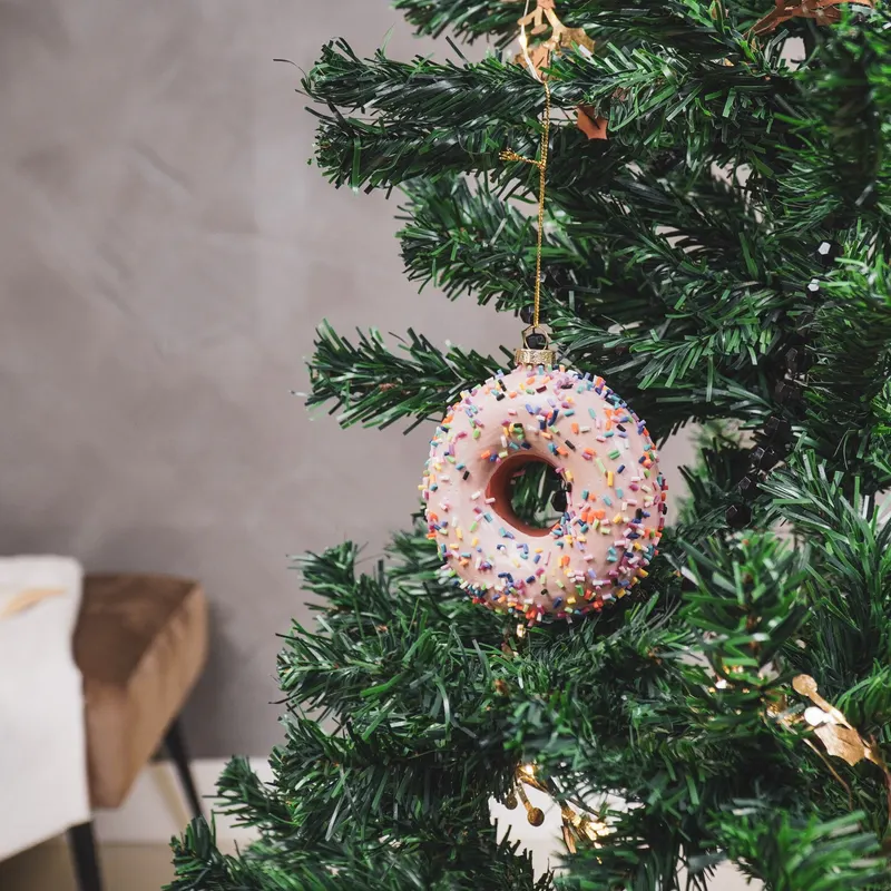 Weihnachtsanhänger Donut aus Glas für Baum und Zweig von Housevitamin, 9,5 × 3,5 cm, Ansicht 3