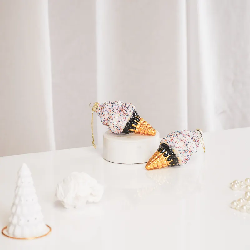 Weihnachtsanhänger Eiscreme aus Glas, 5,5 × 5,5 × 12 cm von Housevitamin, Ansicht 5