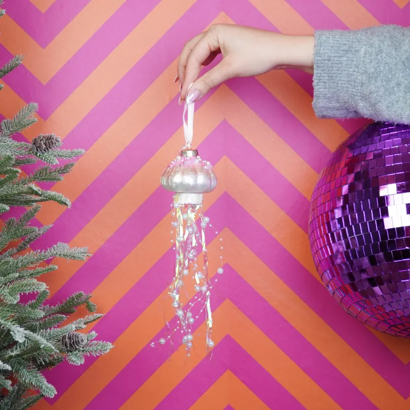 Weihnachtsanhänger Qualle aus Glas, 7 × 25 cm von Housevitamin, Ansicht 4