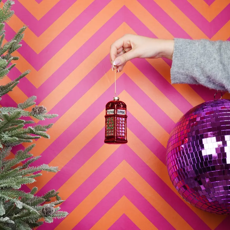 Weihnachtsanhänger „Jubilee Kiosk“ aus Glas, 4,5 × 4,5 × 12 cm von Housevitamin, Ansicht 5