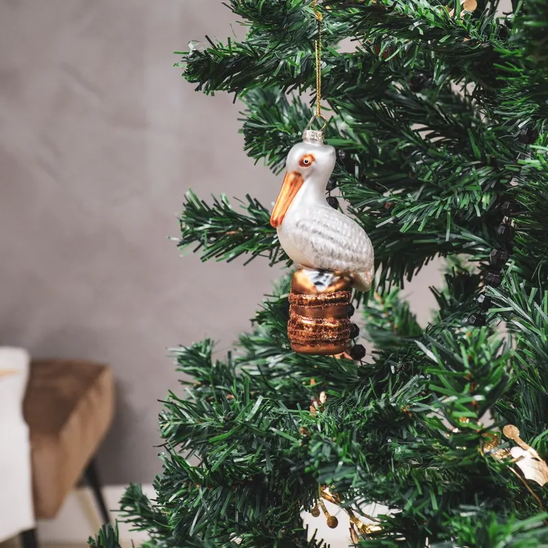 Weihnachtsanhänger Pelikan aus Glas in Weiß von Housevitamin in Weiß, 6,5 × 4 × 12,5 cm, Ansicht 3