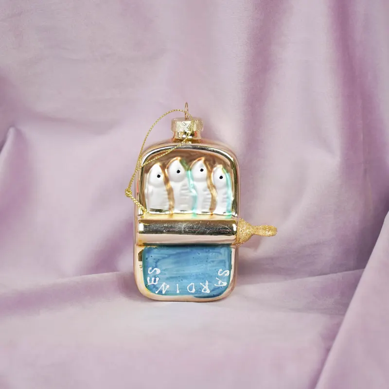 Weihnachtsanhänger Sardinen aus Glas in Blau und Gold von Housevitamin in Blau und goldfarben, 8 × 3,5 × 10 cm, Ansicht 3