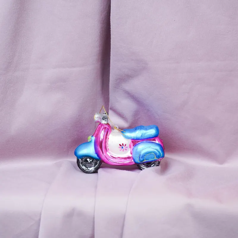 Weihnachtsanhänger im Scooter-Motiv aus Glas von Housevitamin, 11,5 × 5 × 8 cm, Ansicht 5