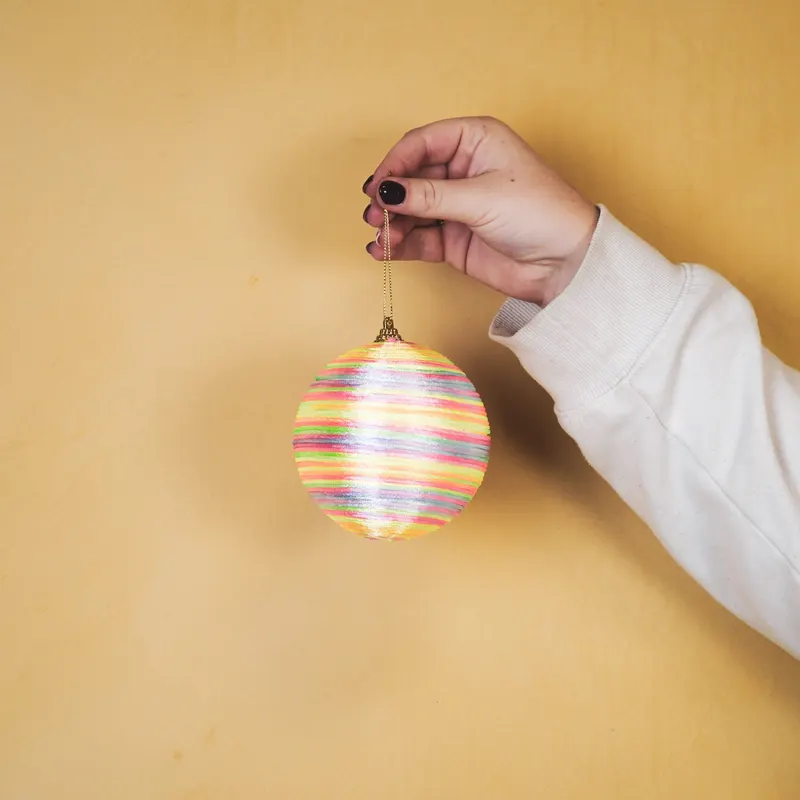 Weihnachtskugeln aus Schaumstoff in Neonfarben, 3er-Set von Housevitamin in Neonfarben, Ø 10 cm, Ansicht 5