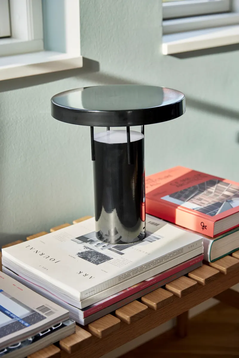 Hübsch BringMe Akku-Tischleuchte in Schwarz, Ø 25 × H 28 cm, Ansicht 4