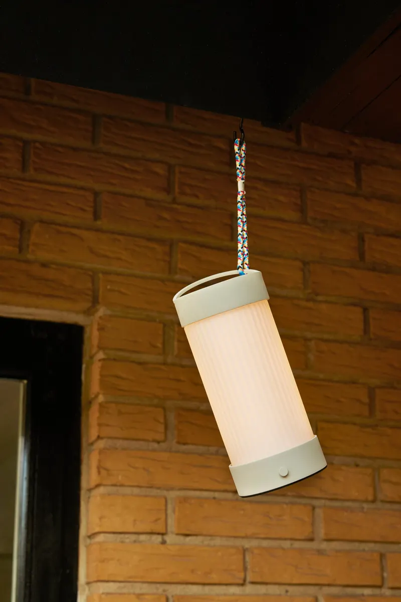 Hübsch Camp Akku-Tischleuchte in Multifarben, Sandfarben und Weiß, Ø 9 × H 21 cm, Ansicht 7