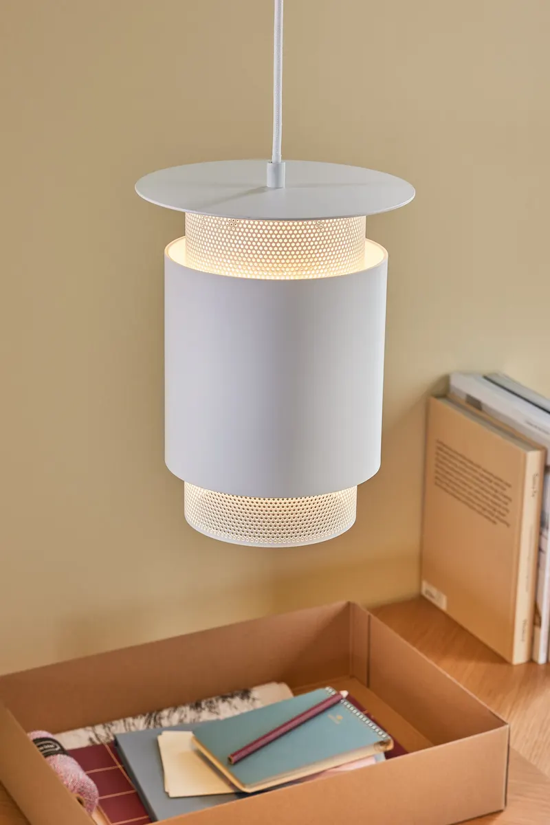 Hübsch Edge Pendelleuchte in Weiß, Ø 20 cm / Höhe 26 cm, Ansicht 3