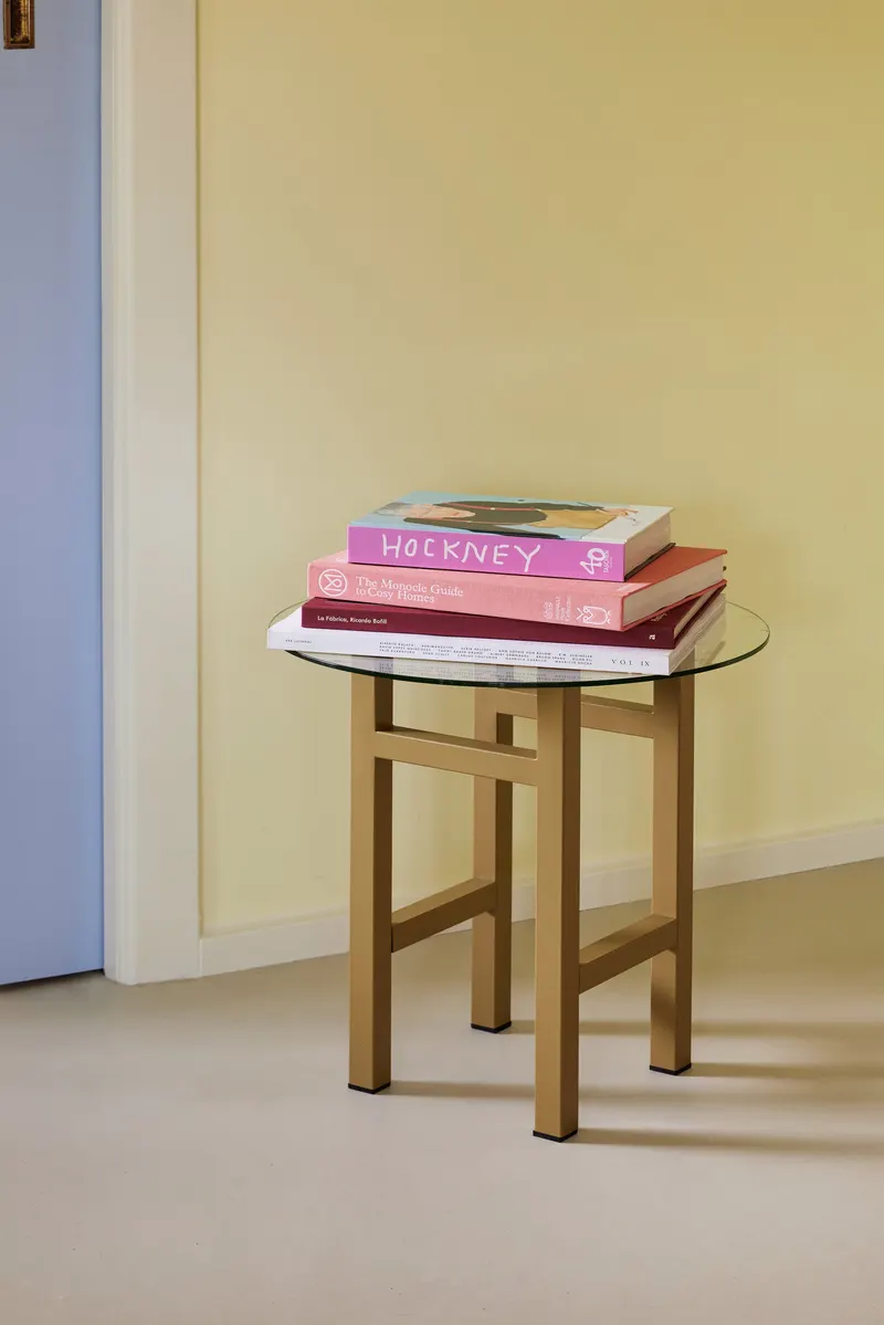 Hübsch Elevate Beistelltisch in Klar und Oliv, Ø 40 × H 44 cm, Ansicht 5