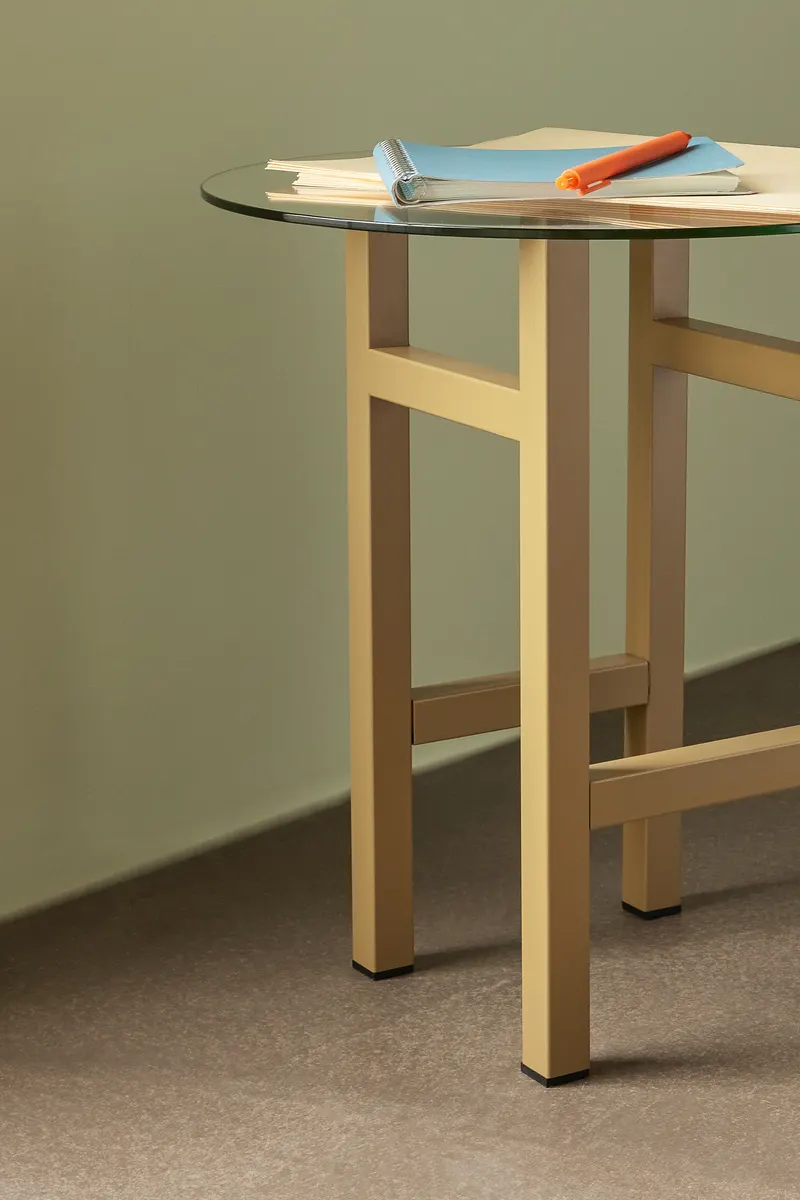 Hübsch Elevate Beistelltisch in Klar und Oliv, Ø 40 × H 44 cm, Ansicht 7
