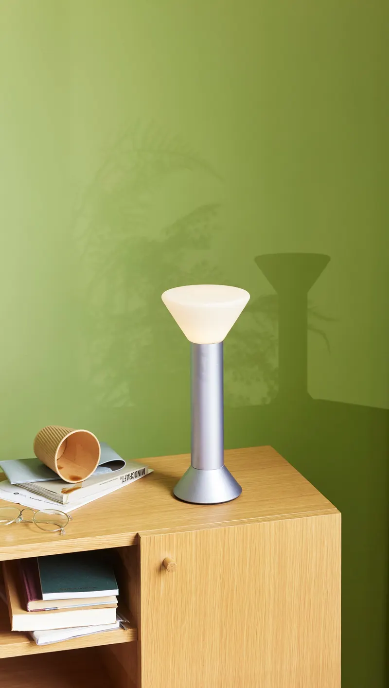 Hübsch Flash Akku-Tischleuchte in Lila, Ø 14 × H 30 cm und LED und 3W, Ansicht 9