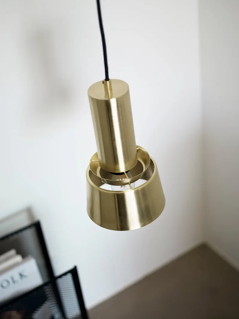 Hübsch Mono Pendelleuchte in Messingfarben, Ø 15 × H 26 cm, Ansicht 6
