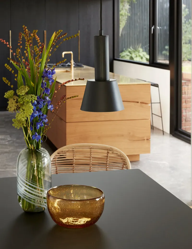 Hübsch Mono Pendelleuchte in Schwarz, Ø 15 × H 26 cm, Ansicht 3