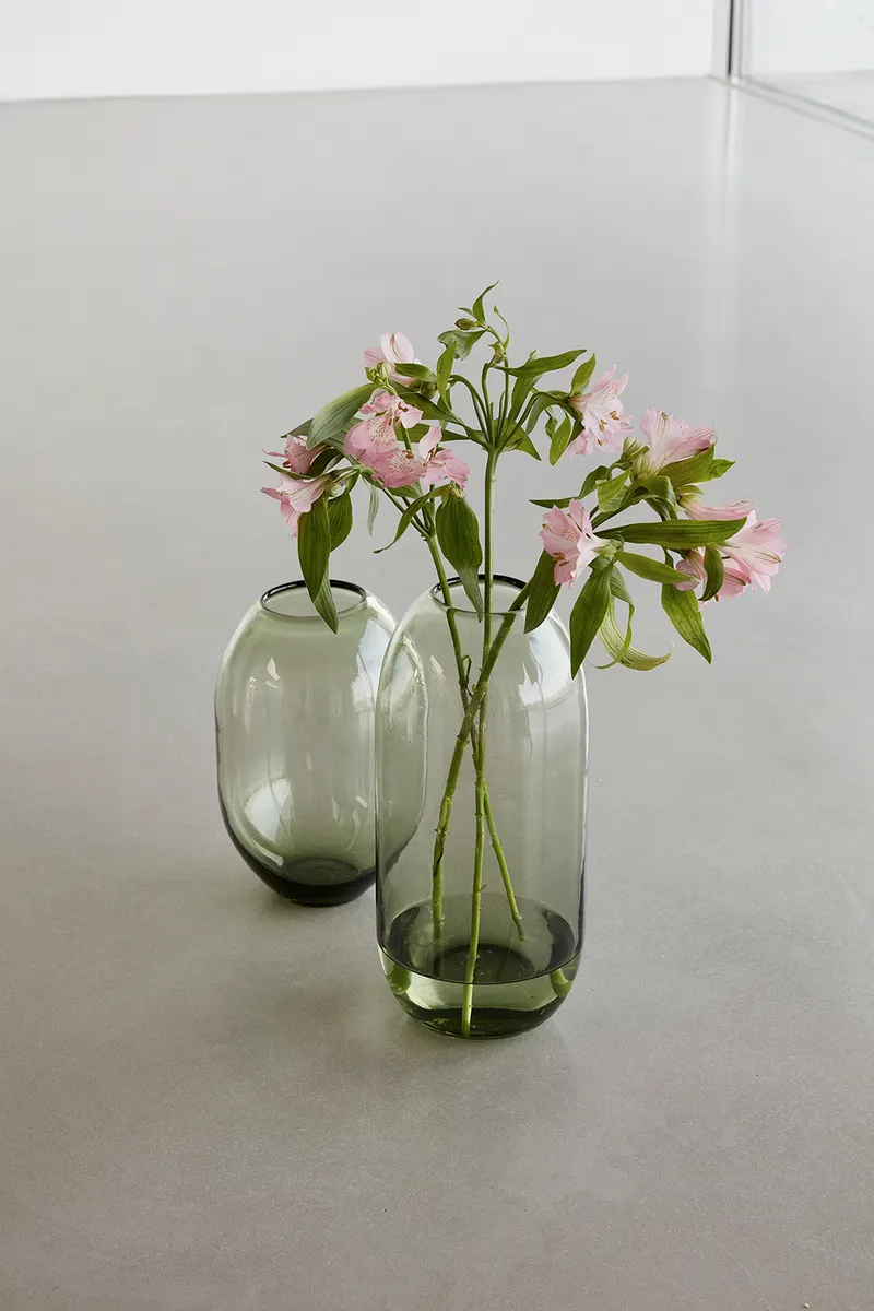 Hübsch Moss Vasenset in Grün, Ø 19 × H 29 und Ø 18 × H 38 cm, Ansicht 2