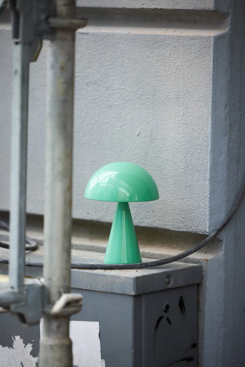 Hübsch Mush Akku-Tischleuchte in Grün, Ø 15 × H 20 cm, Ansicht 4