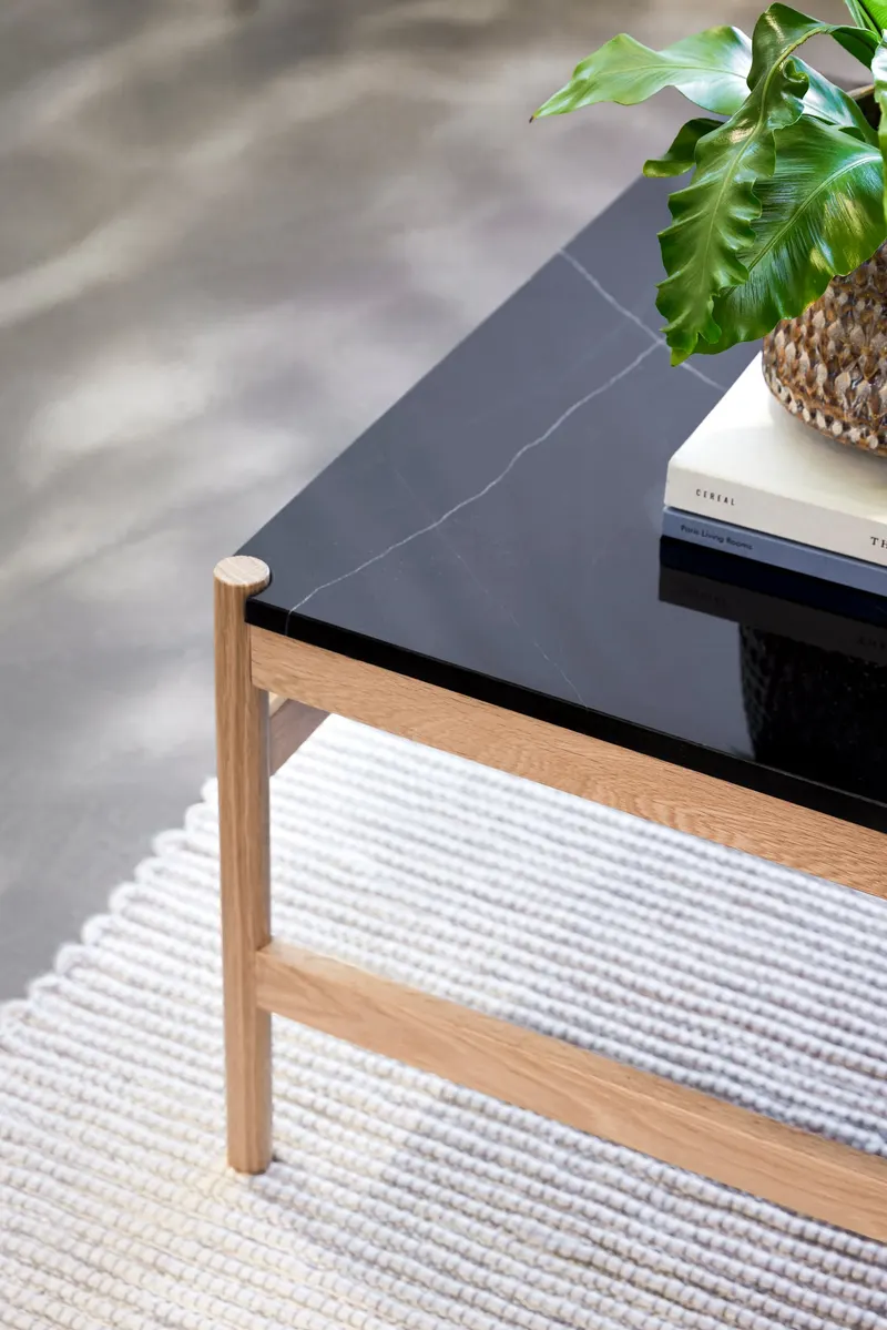 Hübsch Raw Couchtisch in Schwarz und Naturfarben, 80 × 80 × H 45 cm, Ansicht 7