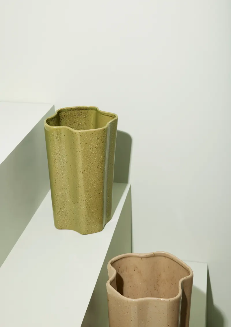 Hübsch Sapo Vase in Woods, 21 × 21 × H 30 cm, Ansicht 1