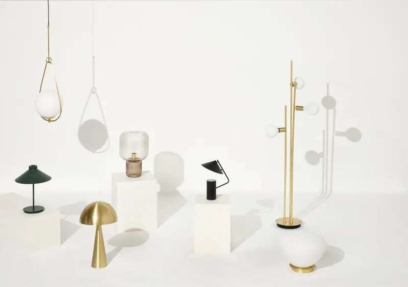 Hübsch Balance Stehlampe in Messingfarben und Weiß, 78 × 28 × H 150 cm, Ansicht 3