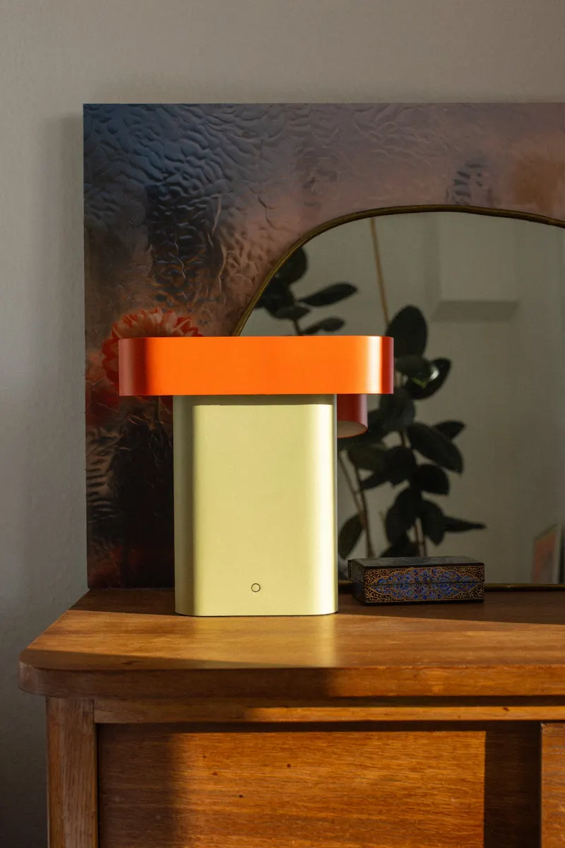 Hübsch Sleek Tischleuchte in Hellgrün und Rot, 25 × 8 × H 25 cm, Ansicht 7