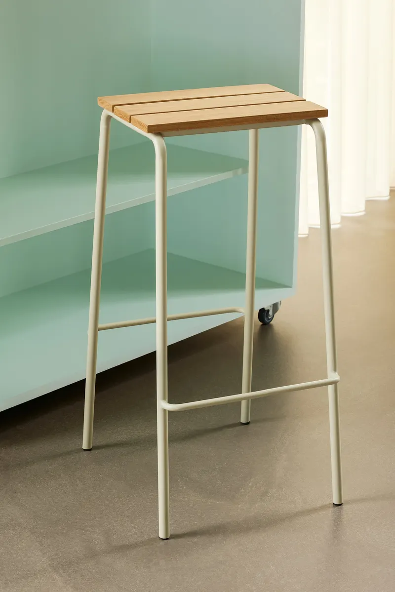 Hübsch Stilt Barhocker in Naturfarben und Sandfarben, 45 × 38 × H 76 cm, Ansicht 5