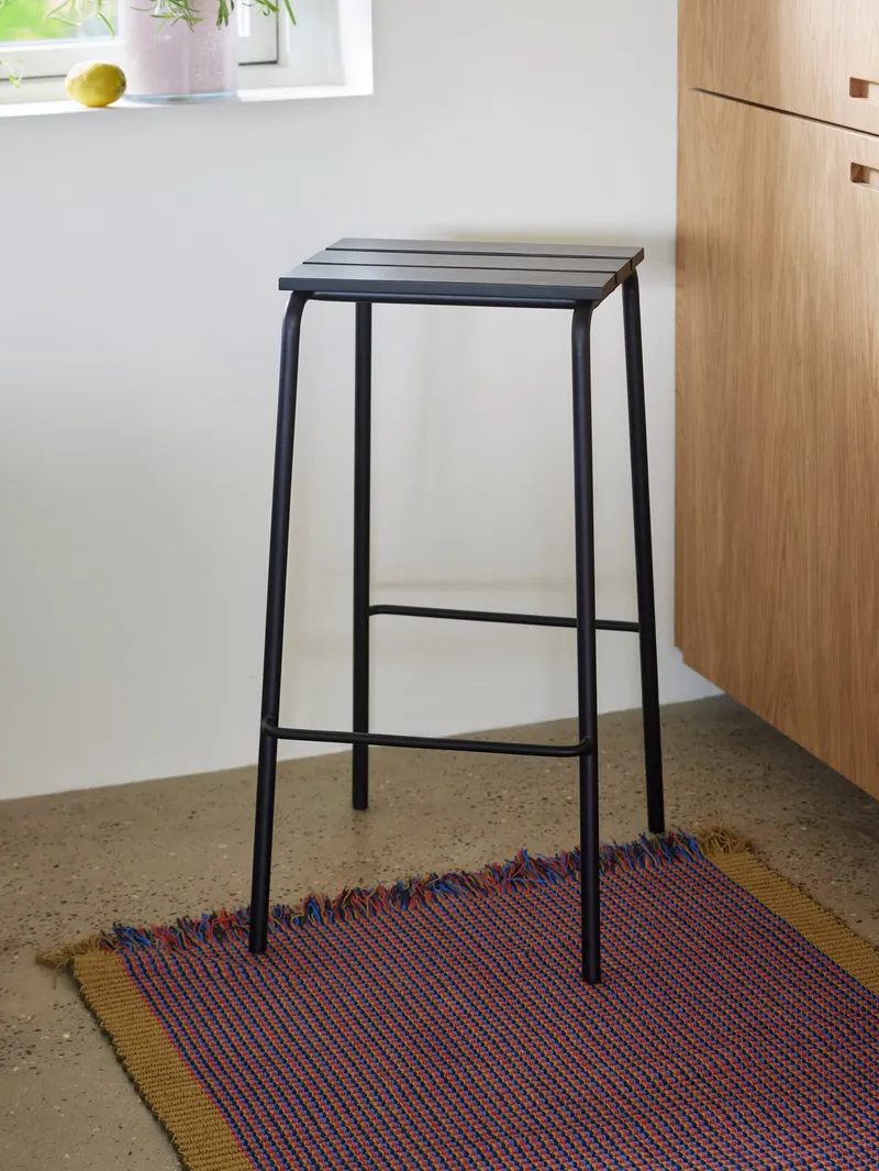 Hübsch Stilt Barhocker in Schwarz, 45 × 38 × H 76 cm, Ansicht 6