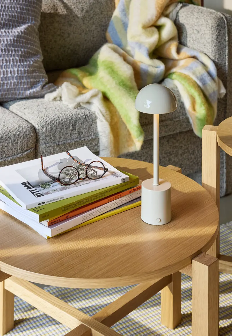 Hübsch Four Couchtisch in Naturfarben, Ø 68 × H 42 cm und Ø 48 × H 55 cm, Ansicht 8