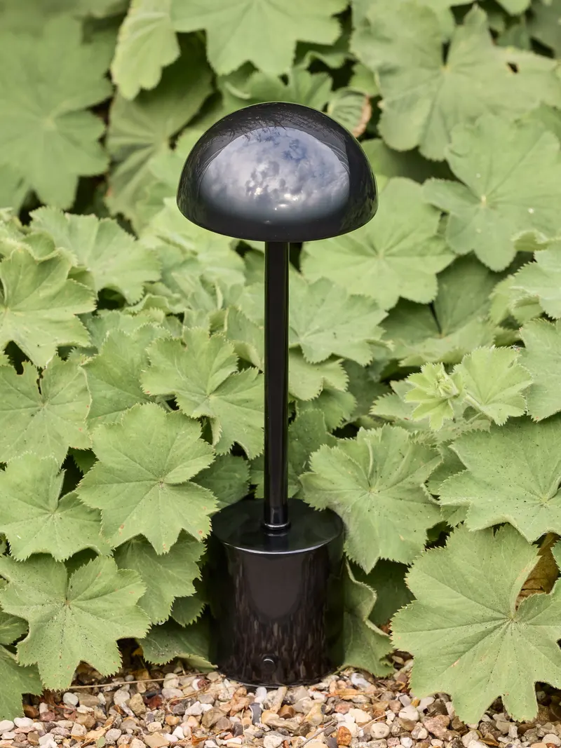Hübsch Taten Akku-Tischleuchte in Schwarz, Ø 10 × H 30 cm, Ansicht 3
