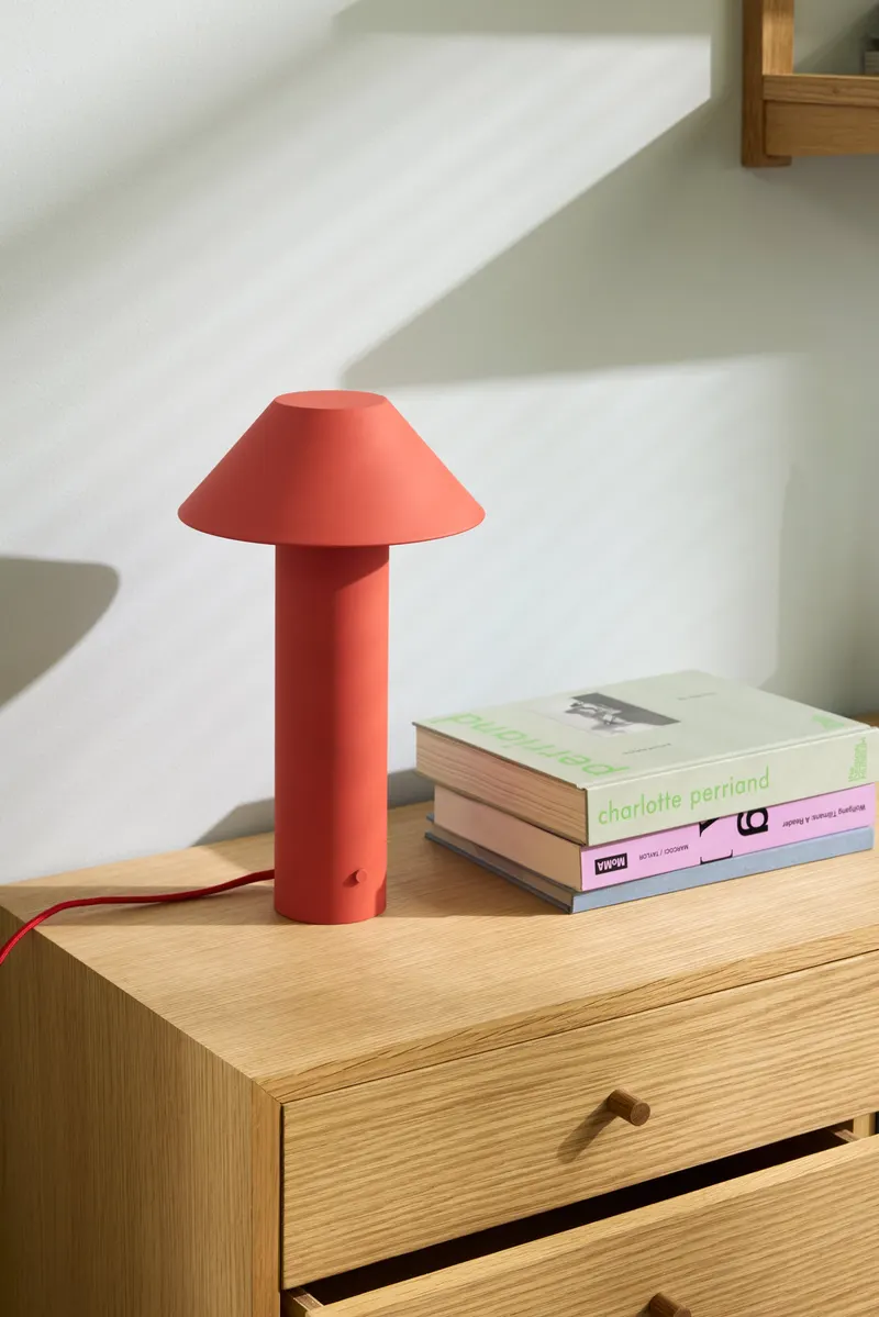 Hübsch Tower Tischleuchte in Rot, Ø 19 × H 32 cm, Ansicht 3