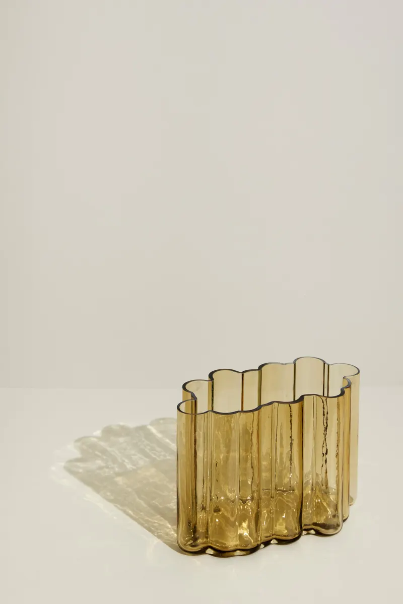 Hübsch Umber Vase in Bernstein, 30 × 16 × H 20 cm, Ansicht 4