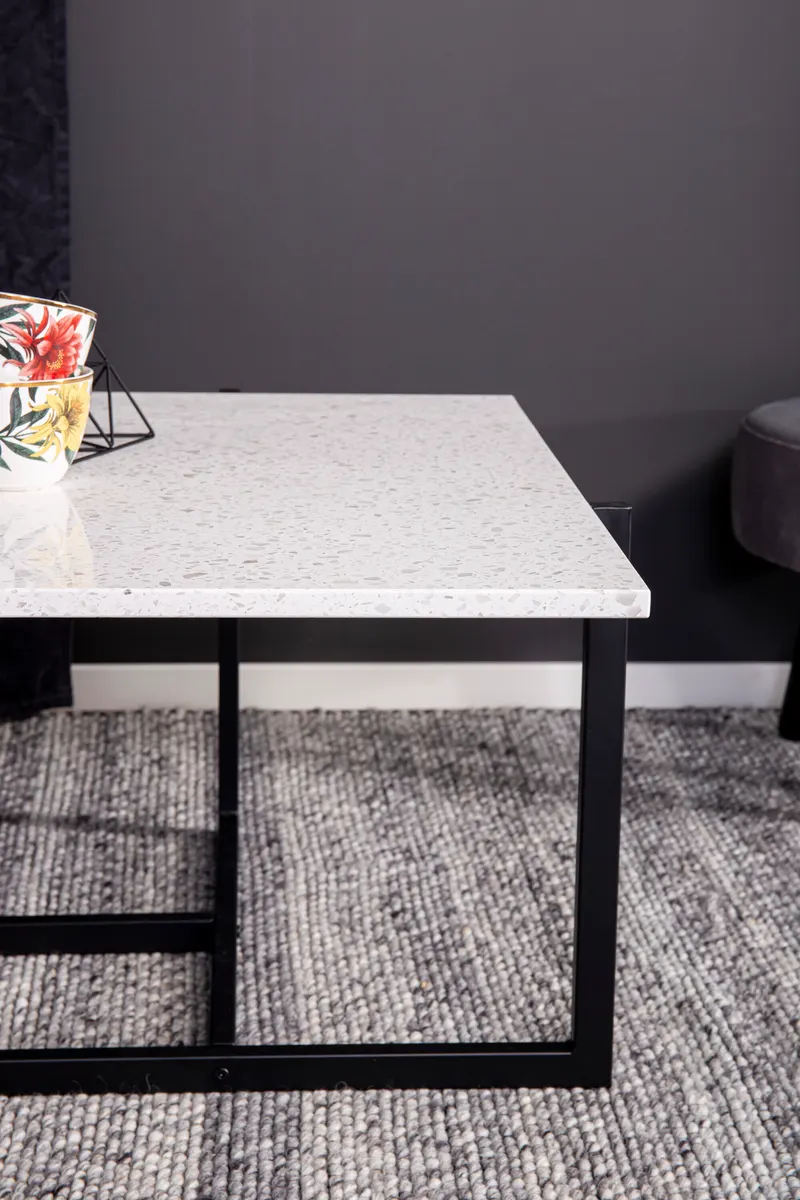 Hybrid quadratischer Couchtisch 80 × 80 cm in Weiß, Gestell Schwarz, im Wohnraum, Ansicht 3