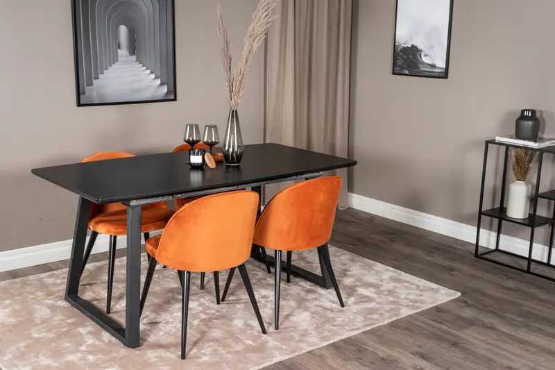 Inca & Velvet Essgruppe mit ausziehbarem Esstisch und 4 Polsterstühlen in Rostorange, Gestell Schwarz, im Wohnraum, Ansicht 2