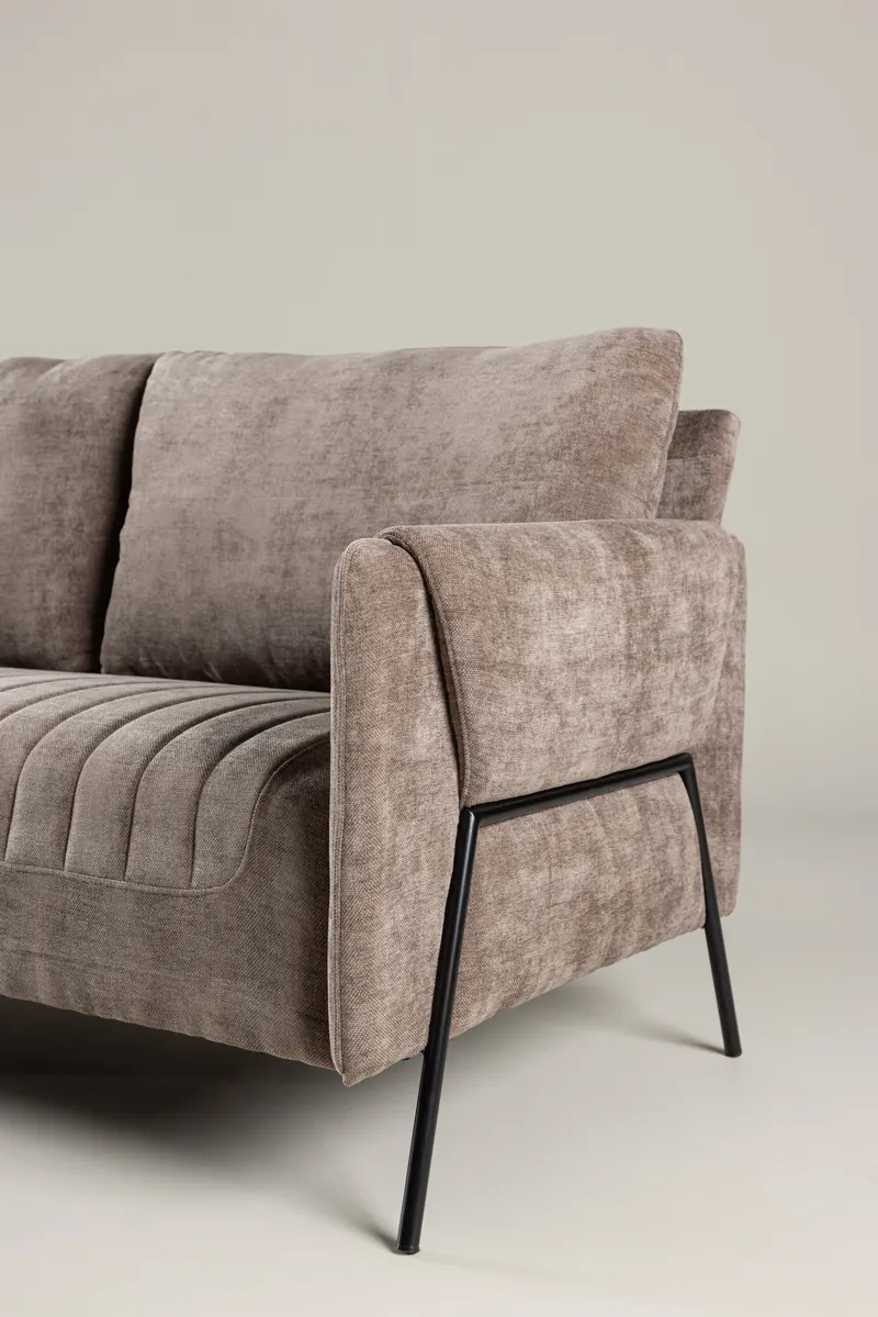Indigo 2-Sitzer Sofa mit schwarzen Stahlbeinen in Beige, Gestell Schwarz, im Wohnraum, Ansicht 2