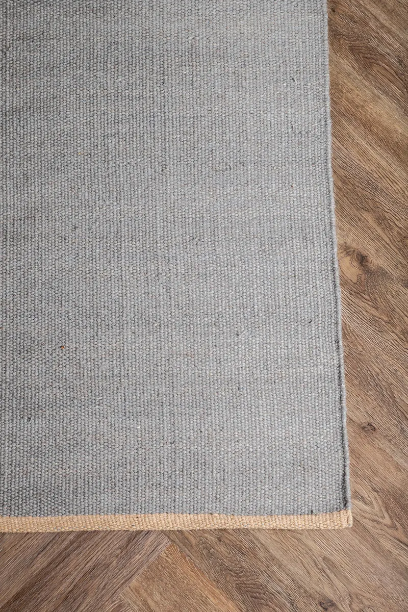 Jaipur Wollteppich aus Wolle und Baumwolle in 300 × 200 cm, Hellgrau, im Wohnraum, Ansicht 3