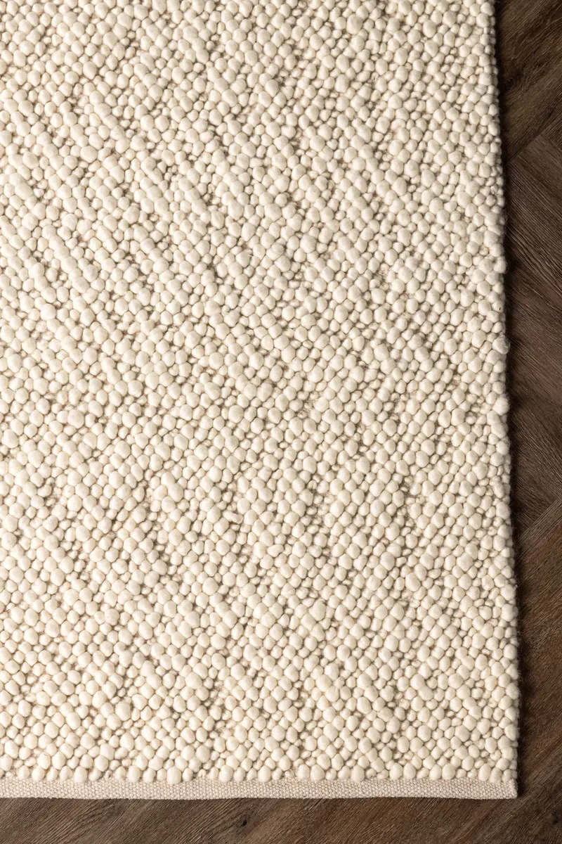 Jajru Wollteppich, handgewebt mit Knotenstruktur in 300 × 200 cm, Weiß, im Wohnraum, Ansicht 2