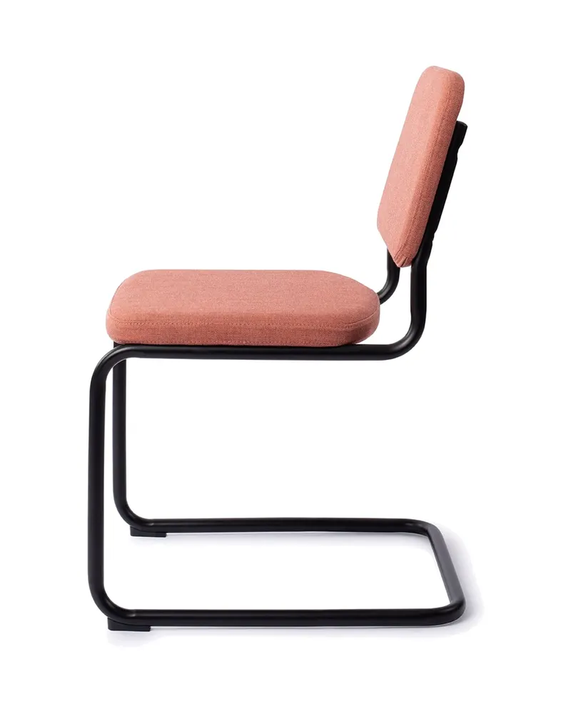Mugi Freischwinger von Jesper Home in Coral Kiss, Schwarz, Ansicht 2