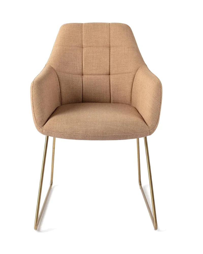 Noto Esszimmerstuhl mit Armlehnen von Jesper Home in Toasted Toffee, Slide, Gold, Ansicht 1