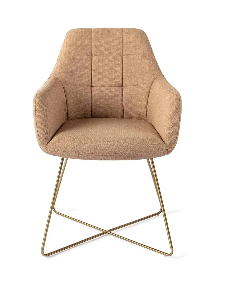 Noto Esszimmerstuhl mit Armlehnen von Jesper Home in Toasted Toffee, Cross, Gold, Ansicht 1