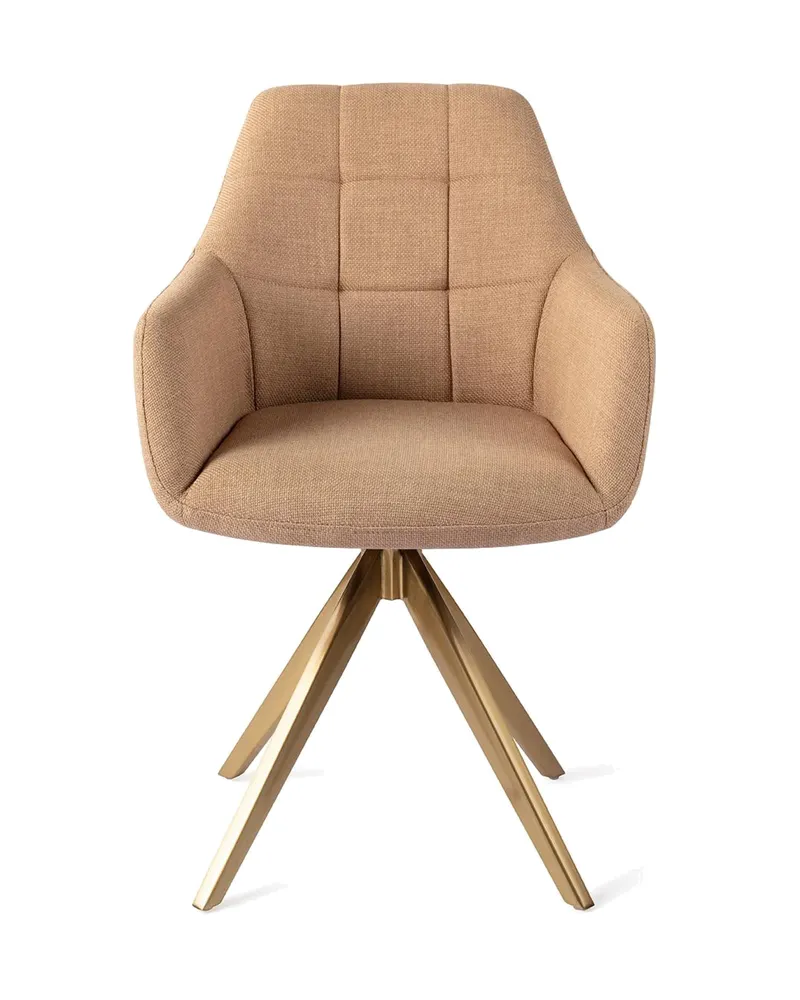Noto Esszimmerstuhl mit Armlehnen von Jesper Home in Toasted Toffee, Turn, Gold, Ansicht 1