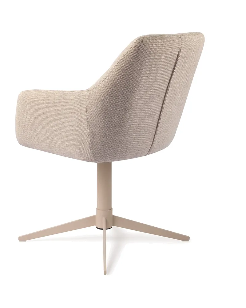 Noto Esszimmerstuhl mit Armlehnen von Jesper Home in Overnight Oats, Quad, Beige, Ansicht 4